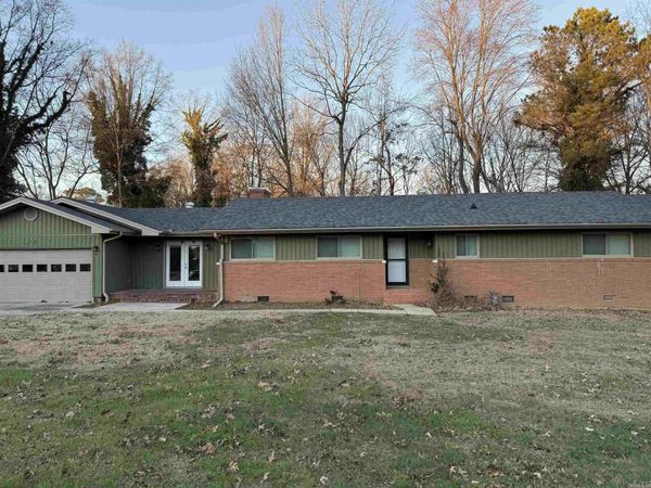 931 W North, Piggott, AR 72454
