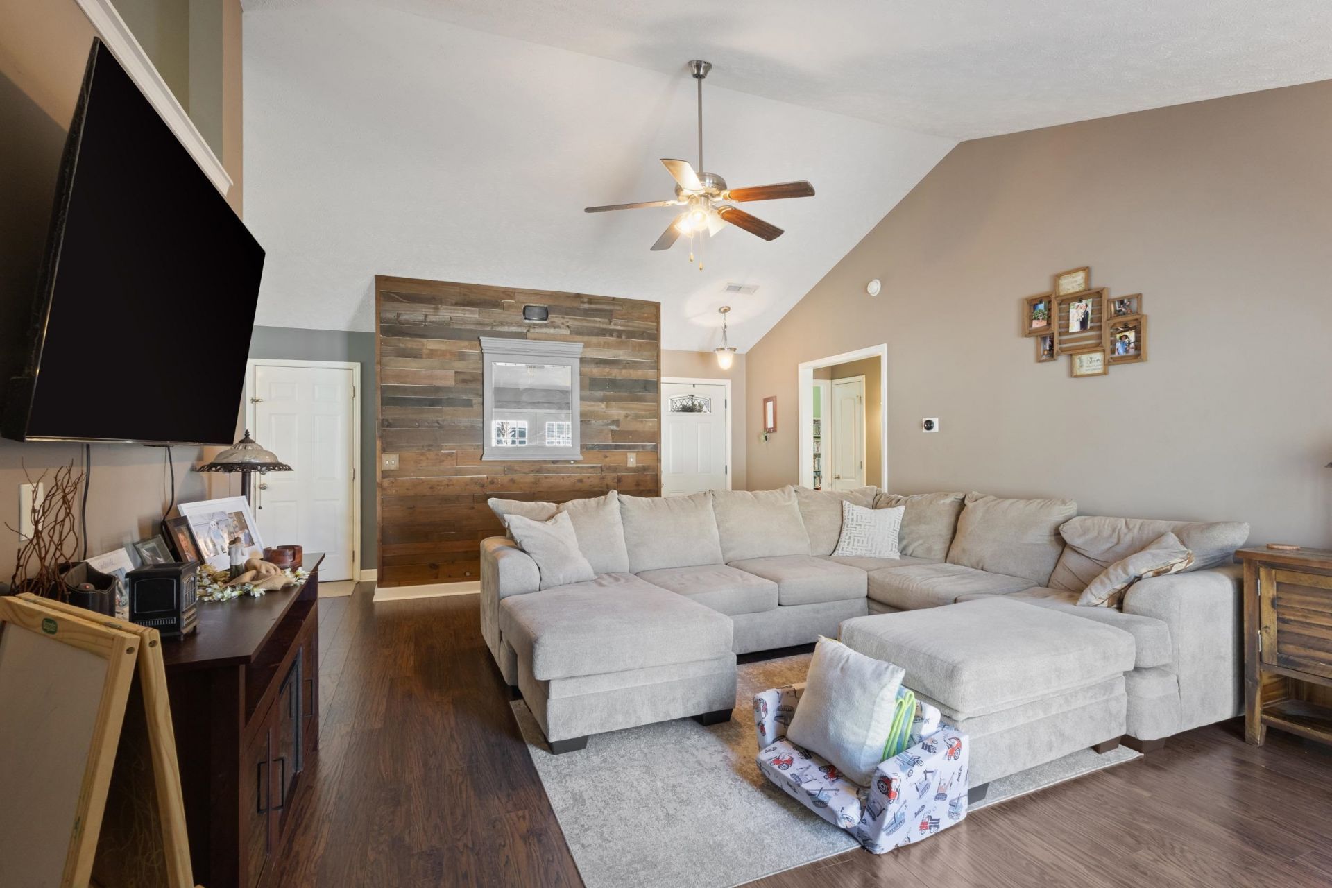 143 Heath Dr. Photo 12