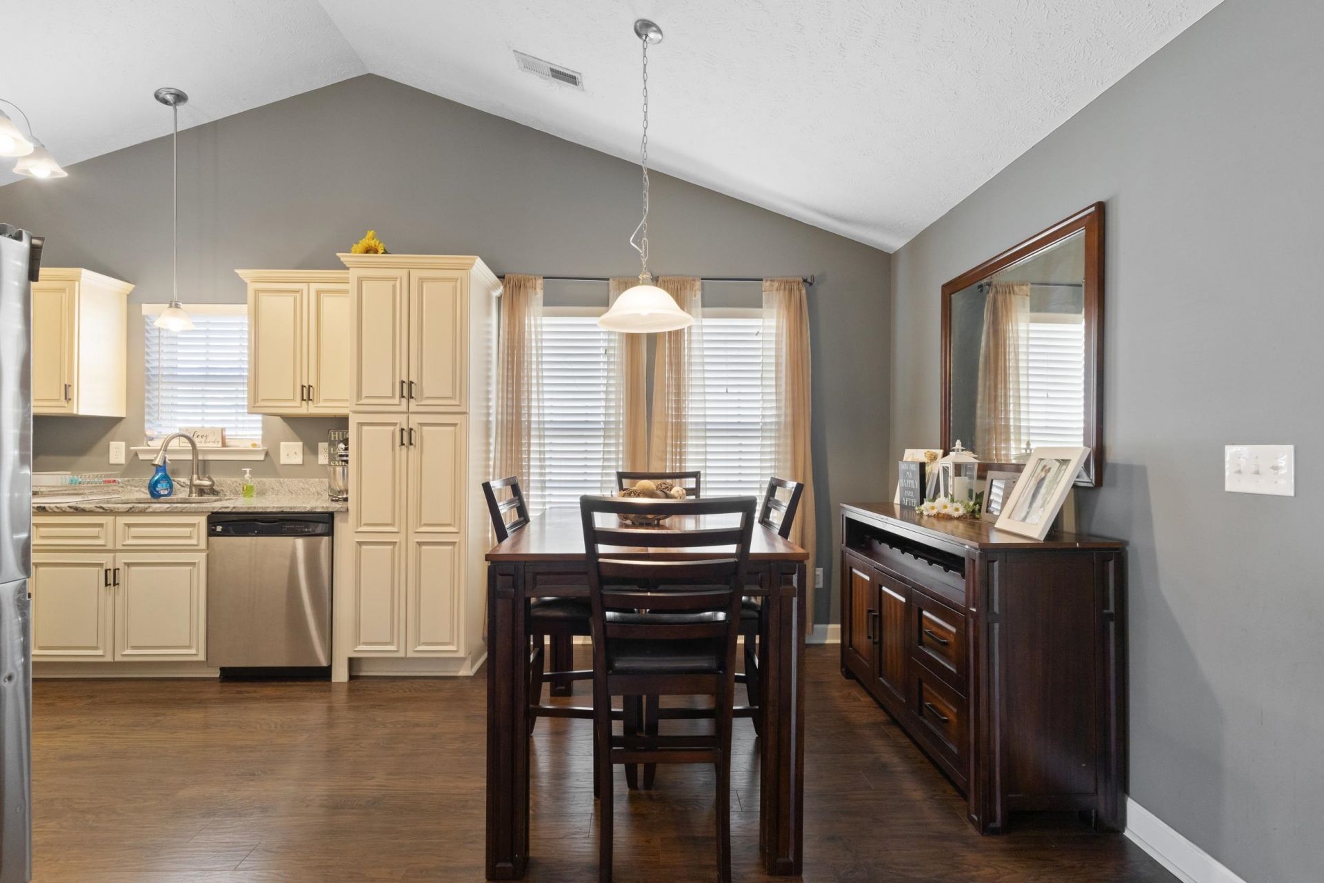 143 Heath Dr. Photo 13