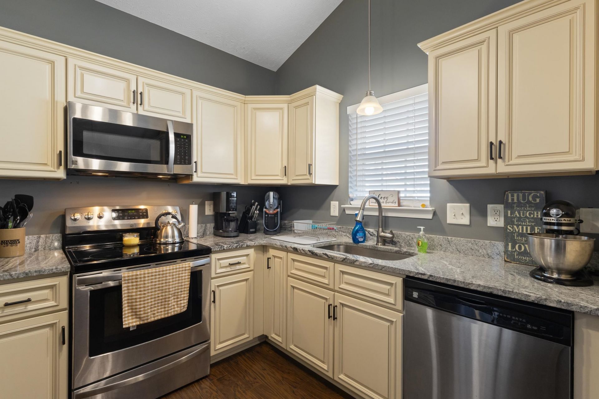 143 Heath Dr. Photo 16