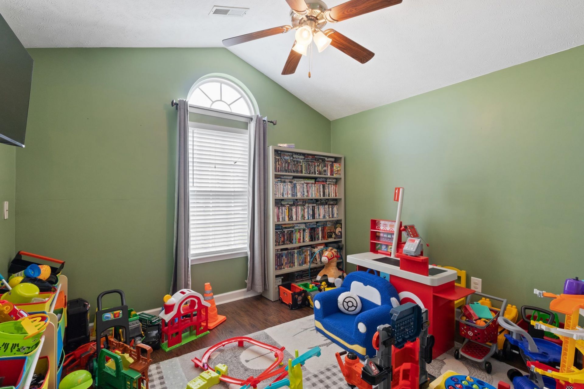 143 Heath Dr. Photo 22