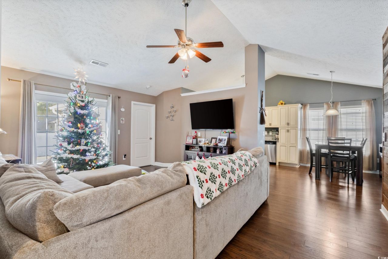 143 Heath Dr. Photo 7