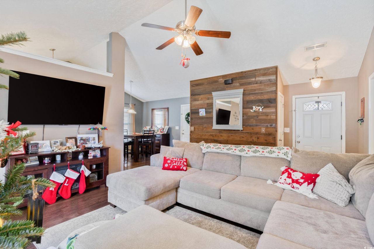 143 Heath Dr. Photo 8