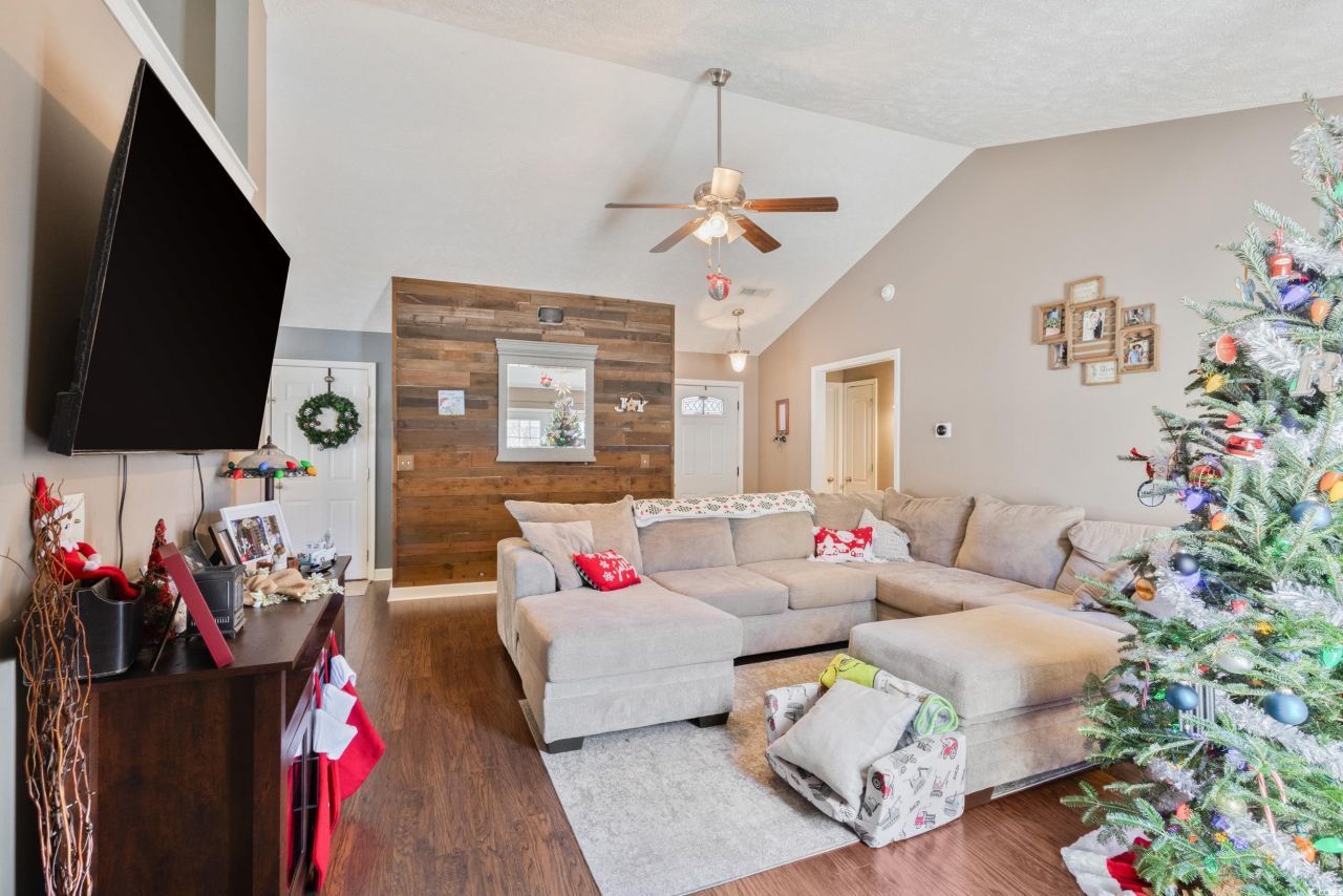 143 Heath Dr. Photo 9