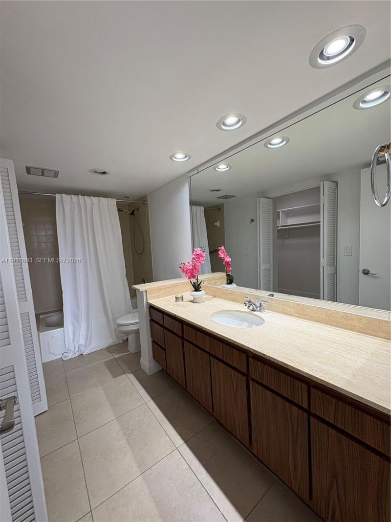 600 Biltmore Way, Unit 217, Coral Gables, FL 33134 Photo