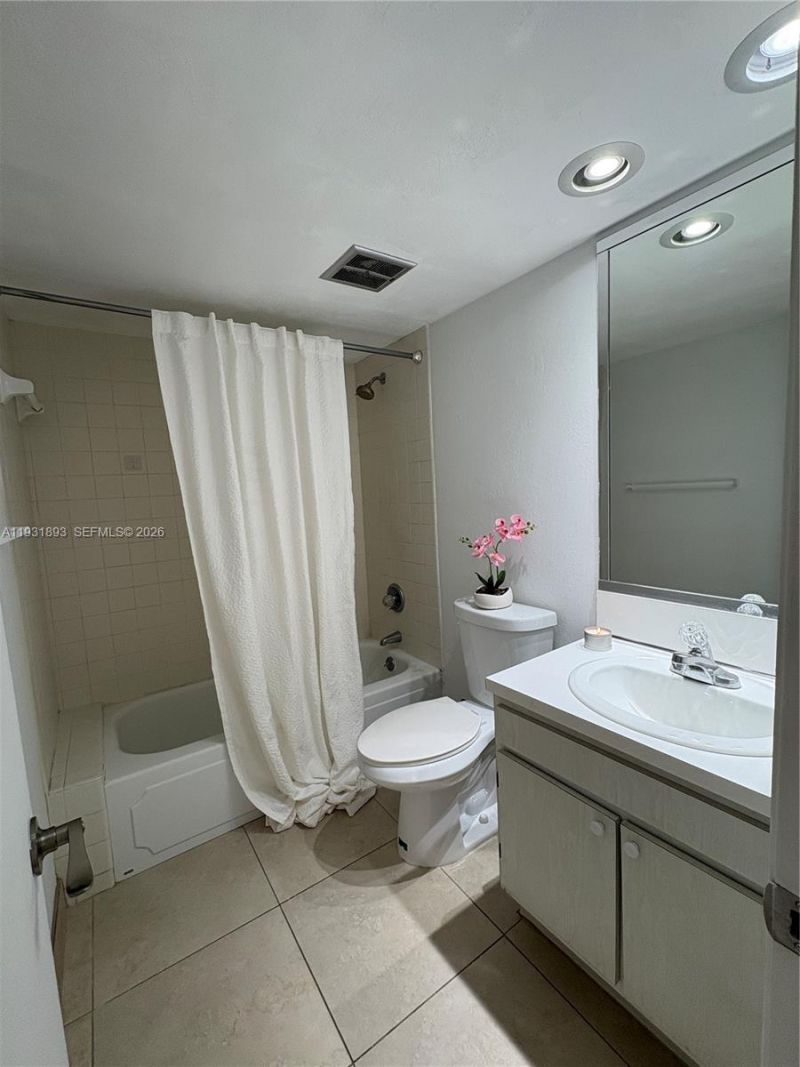 600 Biltmore Way, Unit 217, Coral Gables, FL 33134 Photo