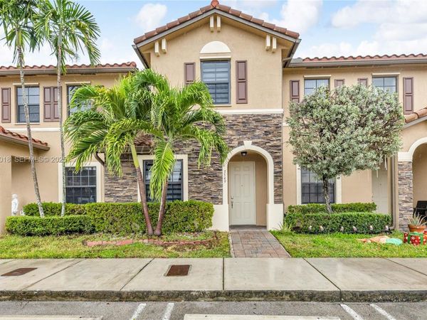 3549 W 89th Pl, Unit 3549, Hialeah, FL 33018