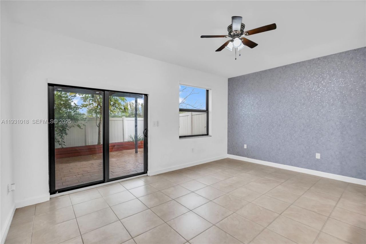 3549 W 89th Pl, Unit 3549, Hialeah, FL 33018 Photo