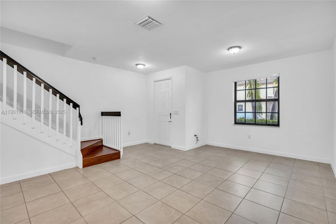 3549 W 89th Pl, Unit 3549, Hialeah, FL 33018 Photo
