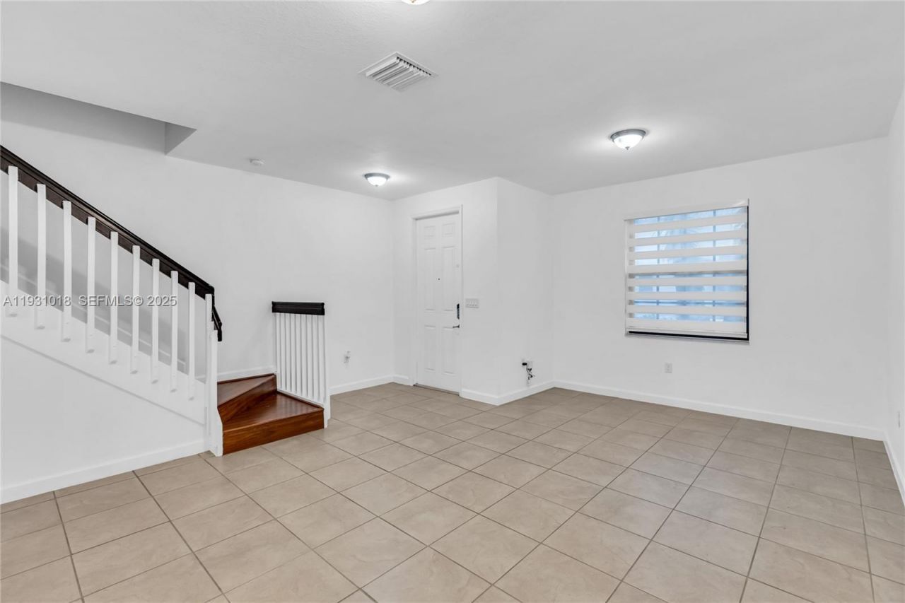3549 W 89th Pl, Unit 3549, Hialeah, FL 33018 Photo