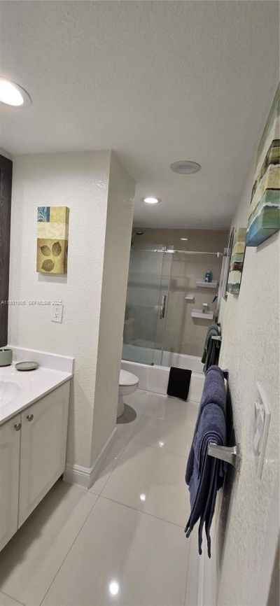 4001 S Ocean Dr, Unit 4J, Hollywood, FL 33019 Photo