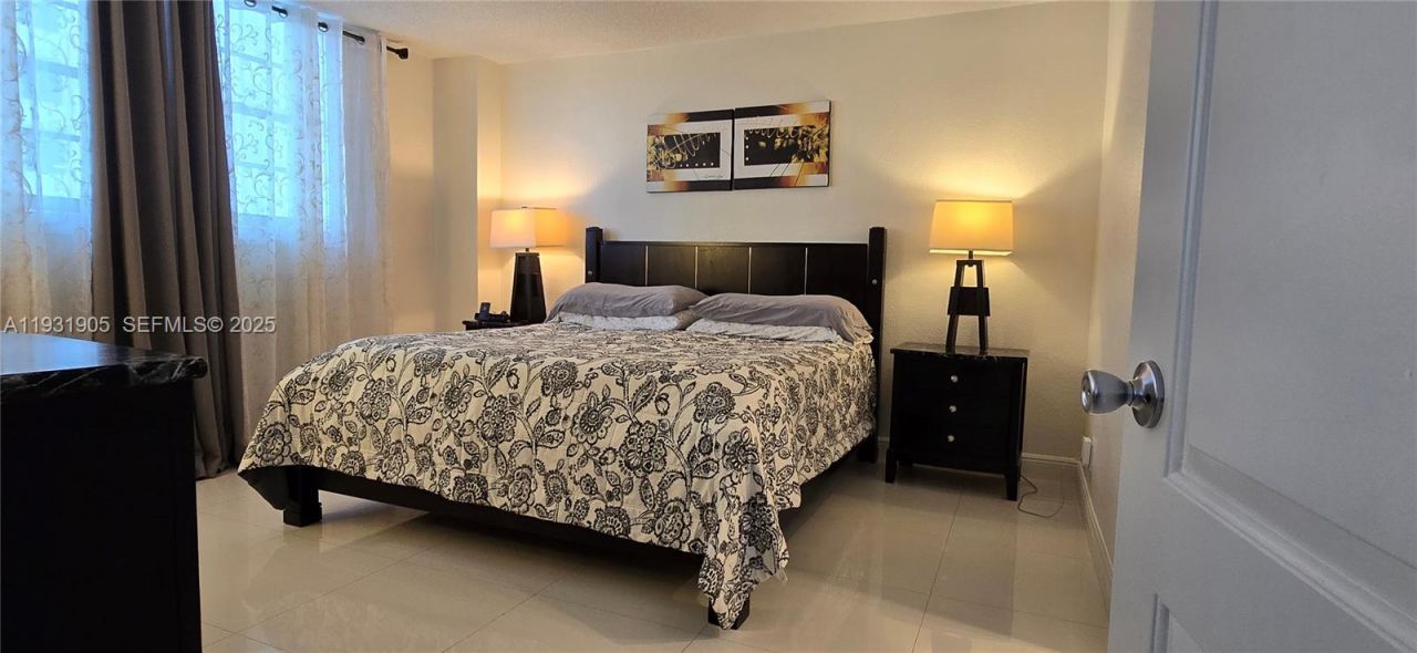 4001 S Ocean Dr, Unit 4J, Hollywood, FL 33019 Photo