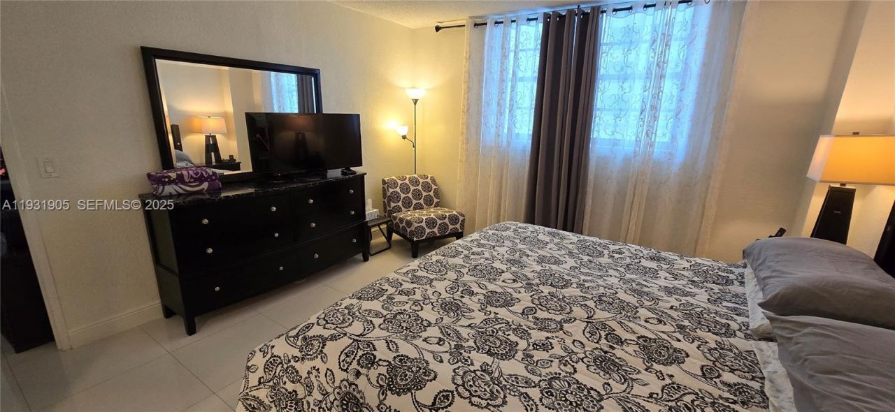 4001 S Ocean Dr, Unit 4J, Hollywood, FL 33019 Photo