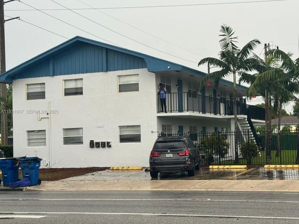 215 W Blue Heron Blvd , Riviera Beach, FL 33404