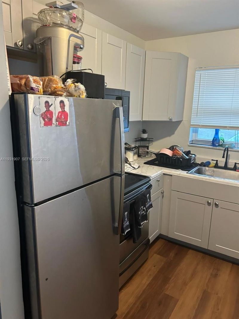 215 W Blue Heron Blvd , Riviera Beach, FL 33404 Photo