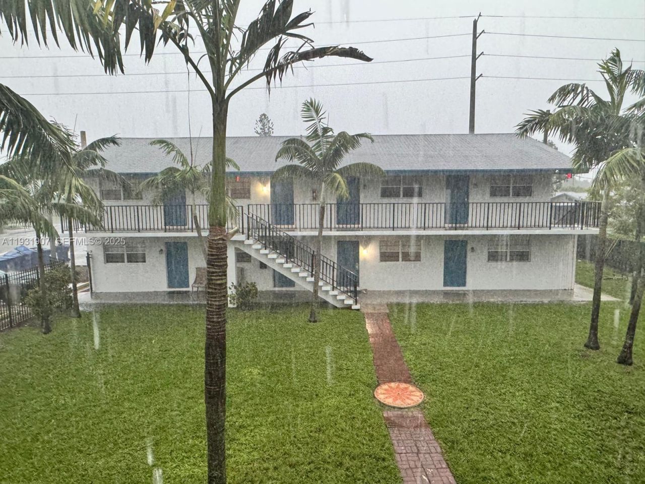 215 W Blue Heron Blvd , Riviera Beach, FL 33404 Photo