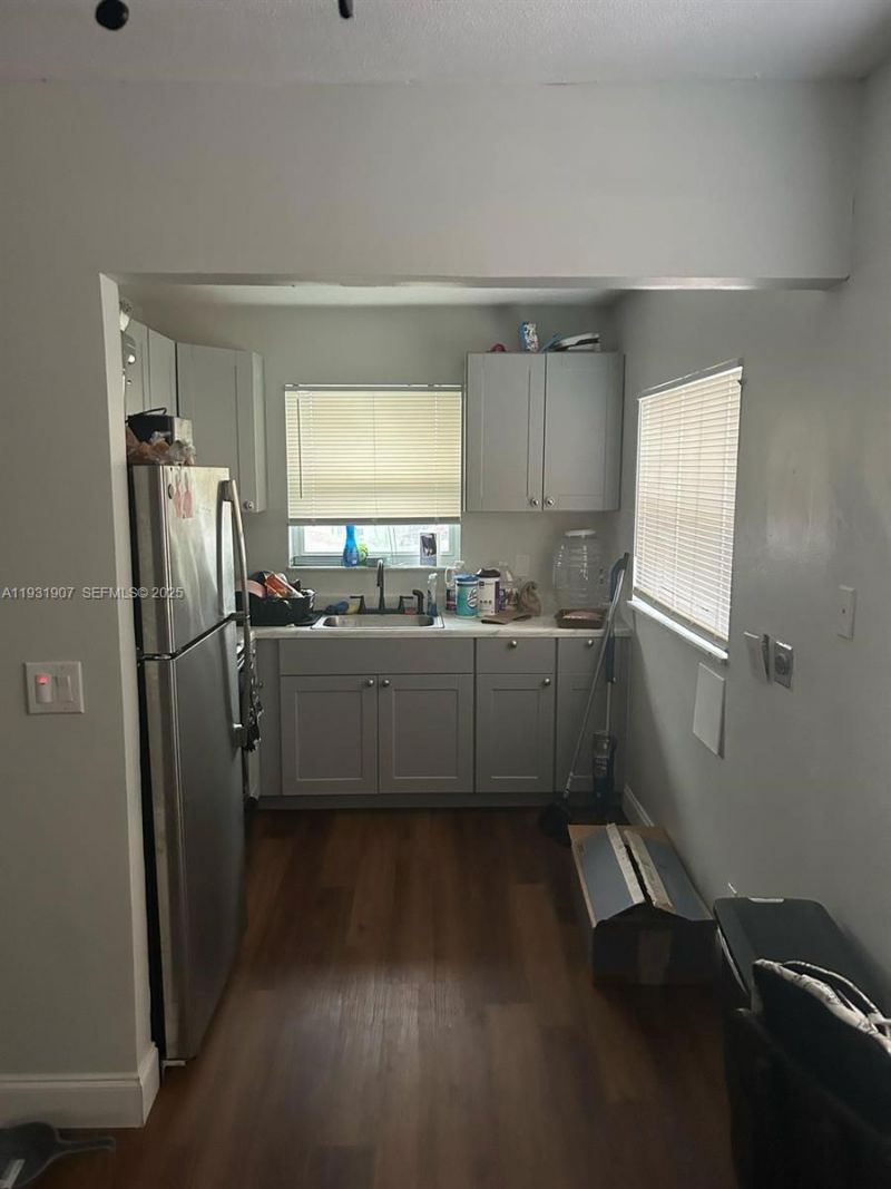 215 W Blue Heron Blvd , Riviera Beach, FL 33404 Photo