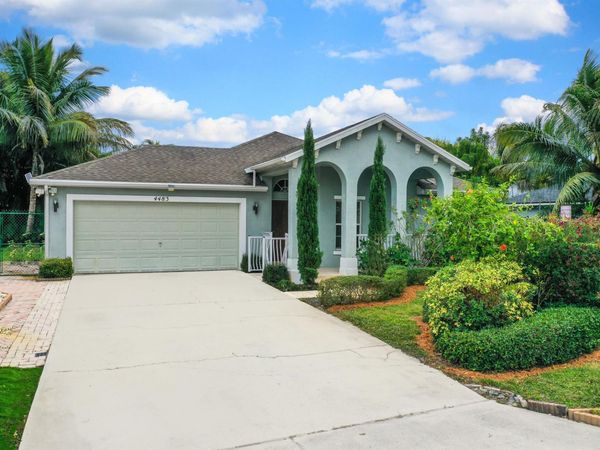 4483 SE Murray Cove Circle, Stuart, FL 34997