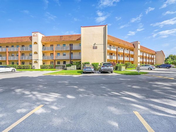 2811 N Pine Island Rd, Unit 111, Sunrise, FL 33322