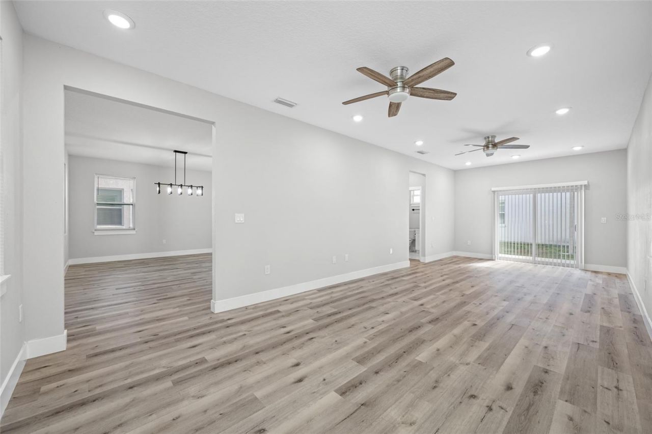 6910 Dartmouth Avenue N, Saint Petersburg, FL 33710 Photo