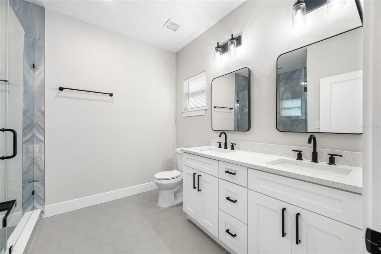 6910 Dartmouth Avenue N, Saint Petersburg, FL 33710 Photo