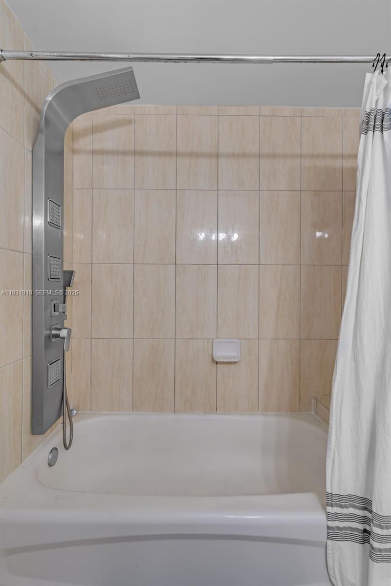 1750 N Bayshore Dr, Unit 1204, Miami, FL 33132 Photo