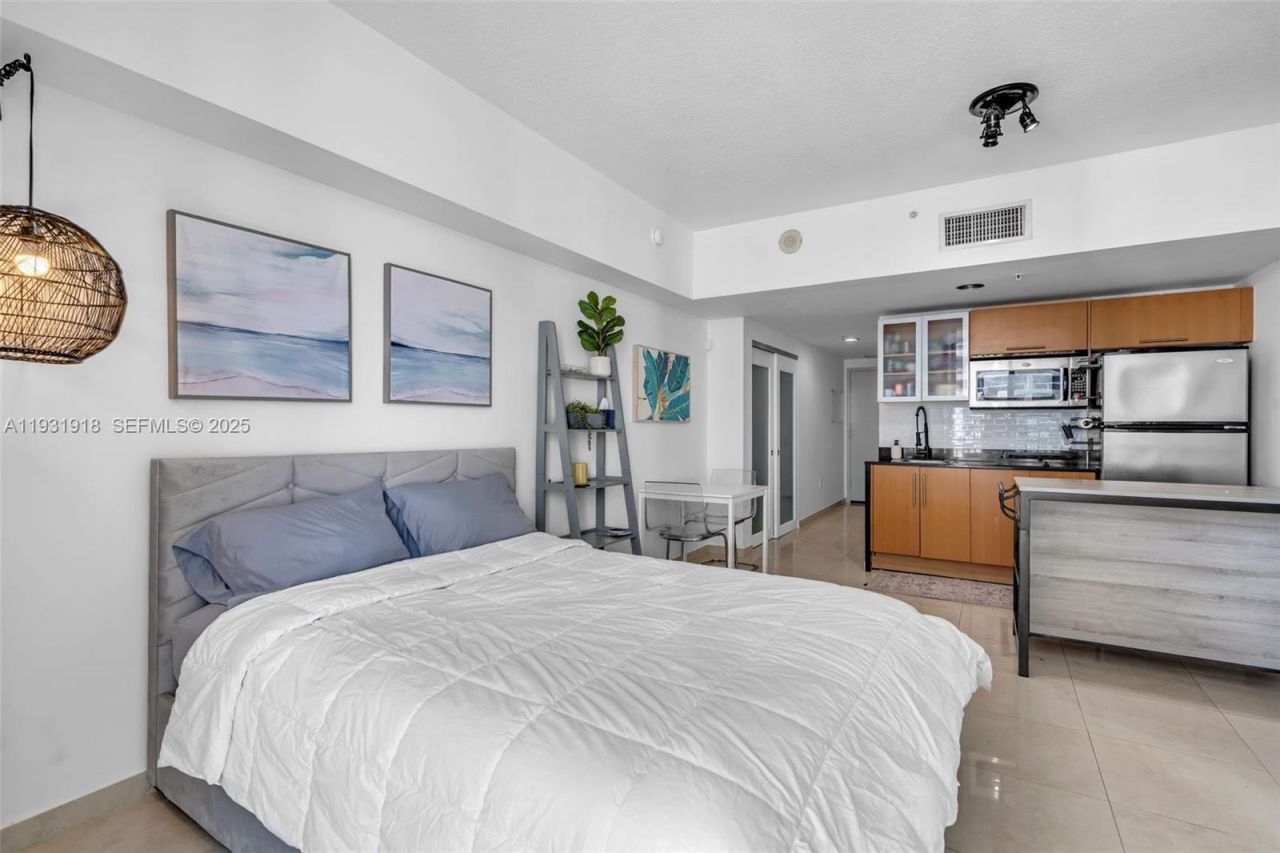 1750 N Bayshore Dr, Unit 1204, Miami, FL 33132 Photo