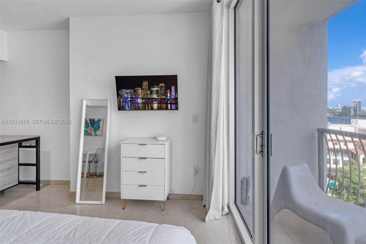 1750 N Bayshore Dr, Unit 1204, Miami, FL 33132 Photo