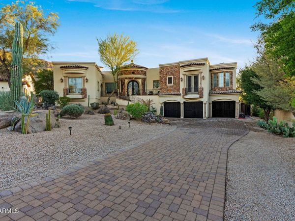 18425 W SANTA IRENE Drive, Goodyear, AZ 85338