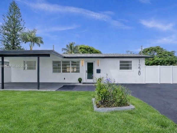 1220 NE 8th St, Pompano Beach, FL 33060