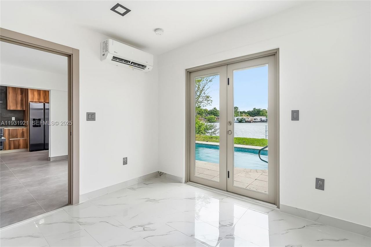 251 SW 9th Ave , Hallandale Beach, FL 33009 Photo