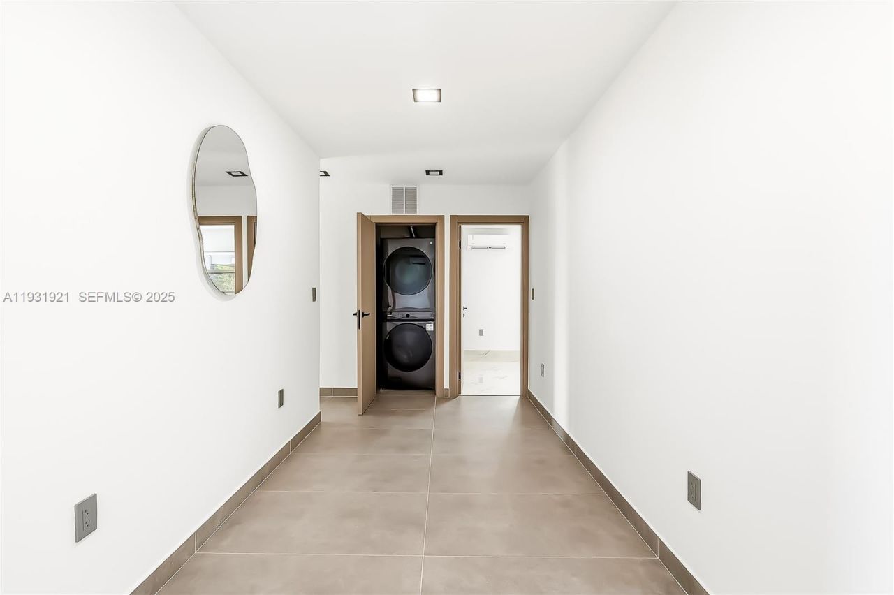 251 SW 9th Ave , Hallandale Beach, FL 33009 Photo