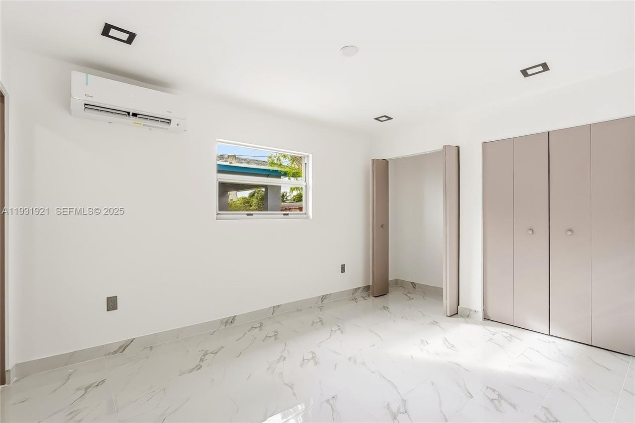 251 SW 9th Ave , Hallandale Beach, FL 33009 Photo