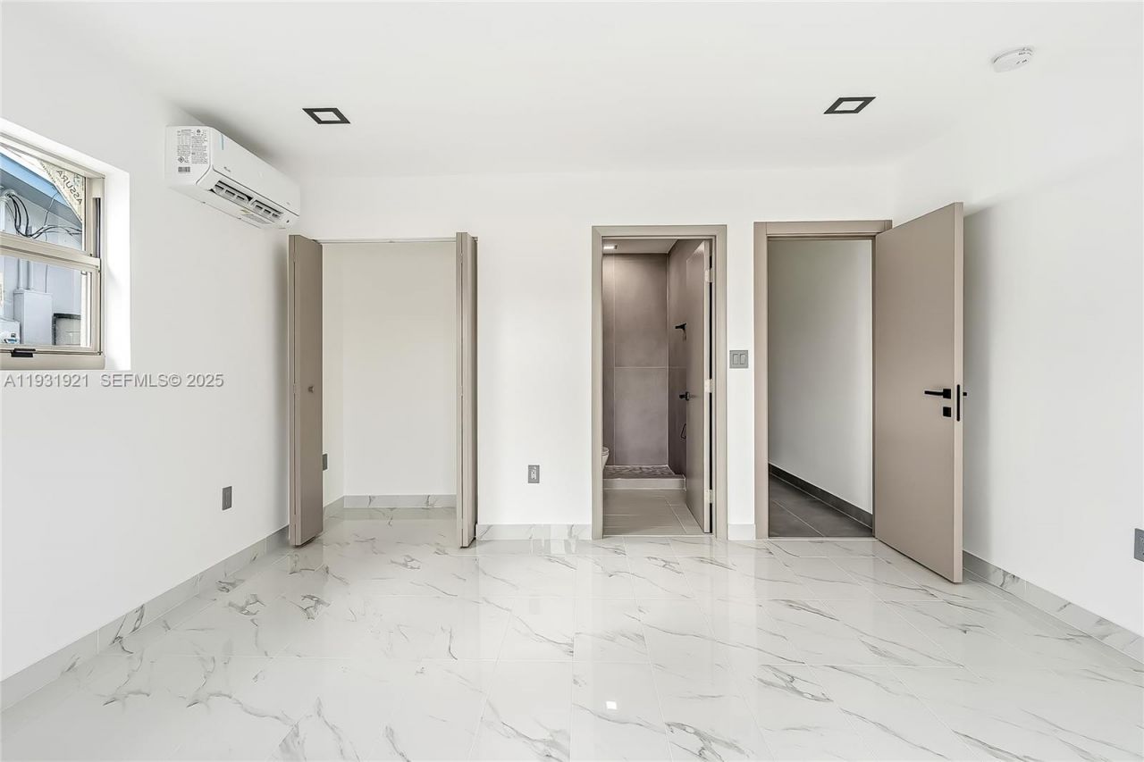 251 SW 9th Ave , Hallandale Beach, FL 33009 Photo