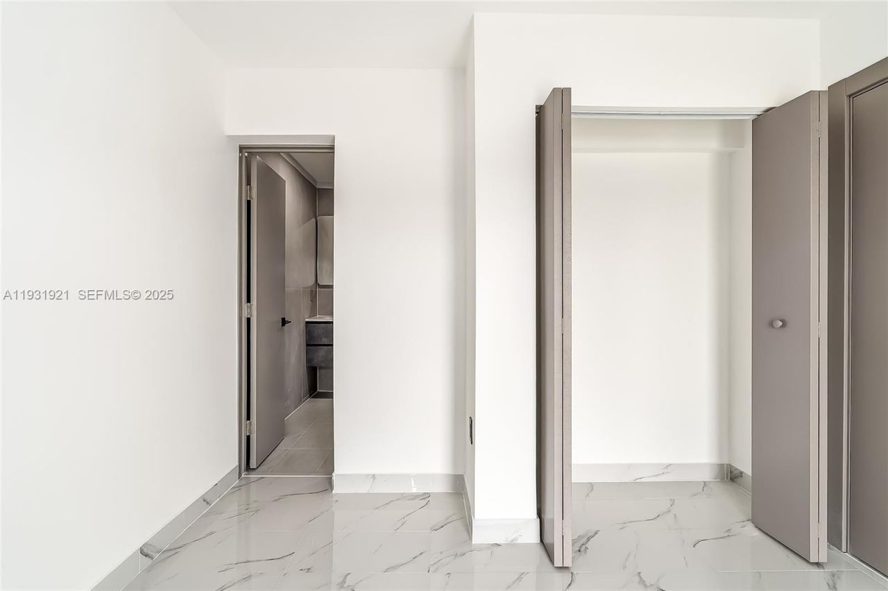 251 SW 9th Ave , Hallandale Beach, FL 33009 Photo