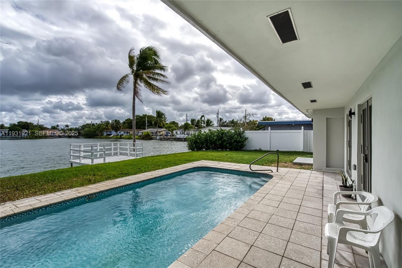 251 SW 9th Ave , Hallandale Beach, FL 33009 Photo