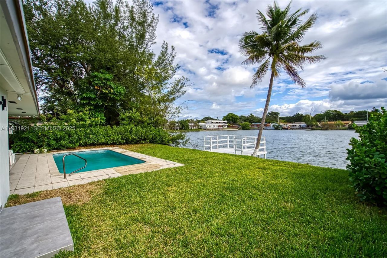 251 SW 9th Ave , Hallandale Beach, FL 33009 Photo