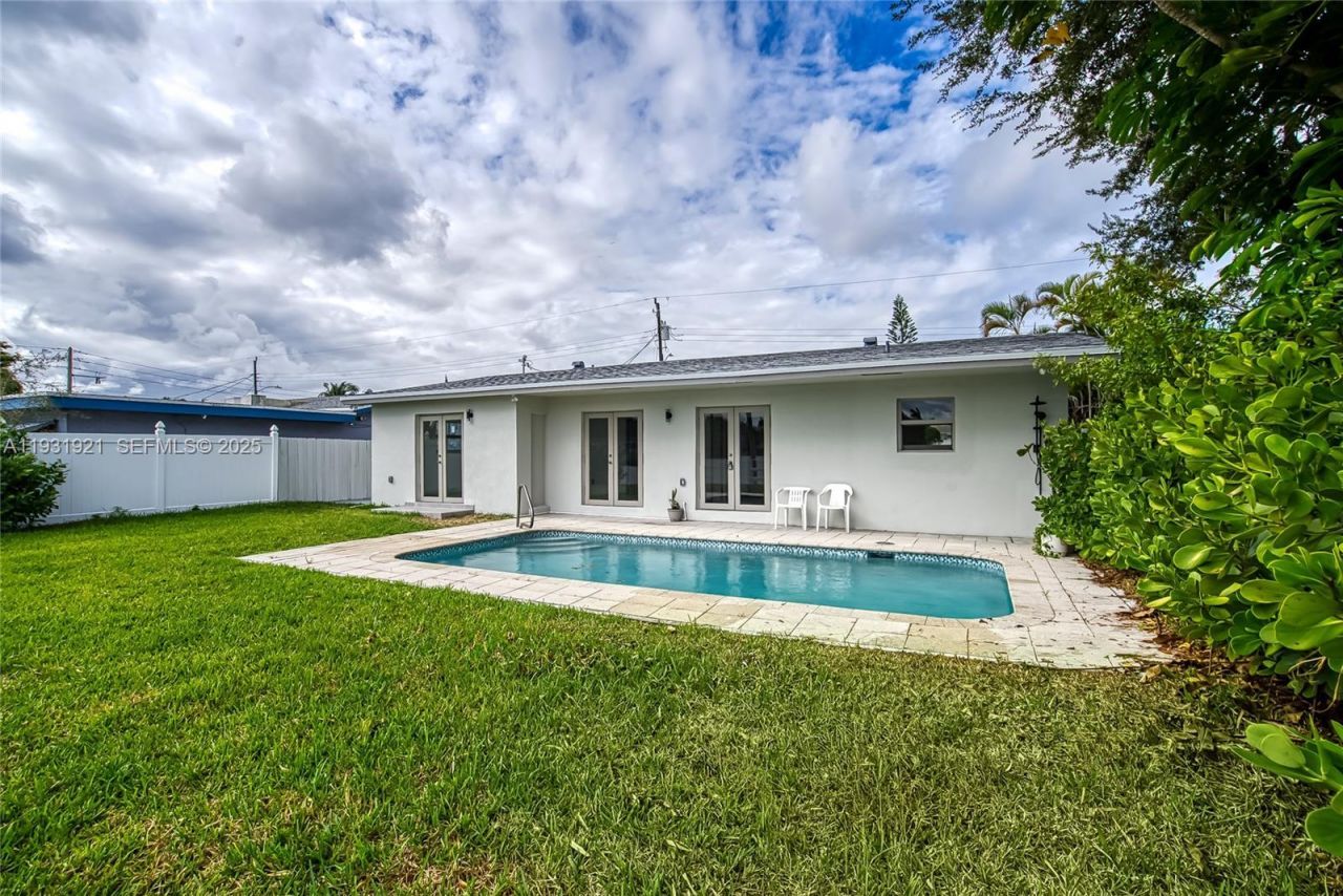 251 SW 9th Ave , Hallandale Beach, FL 33009 Photo