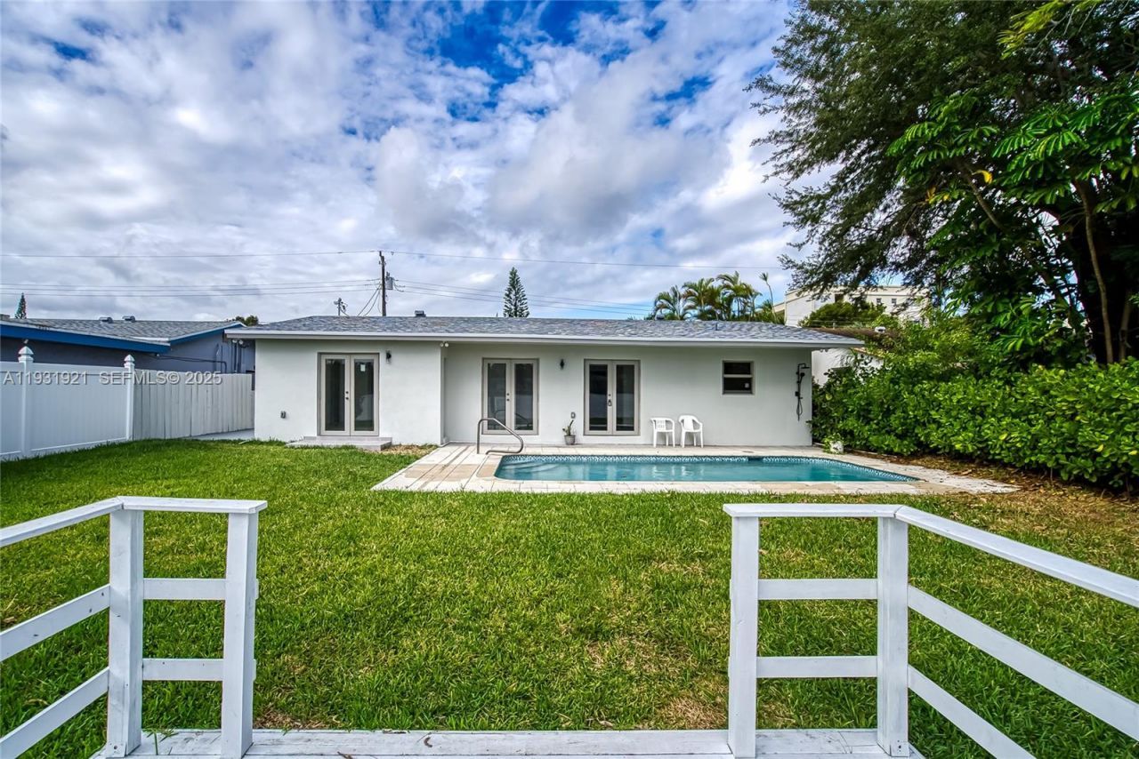 251 SW 9th Ave , Hallandale Beach, FL 33009 Photo