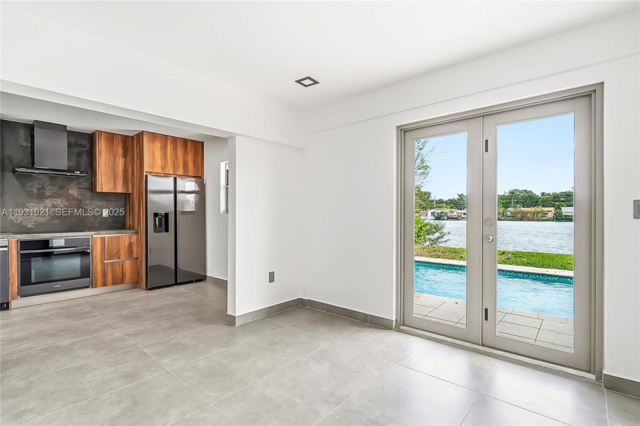 251 SW 9th Ave , Hallandale Beach, FL 33009 Photo