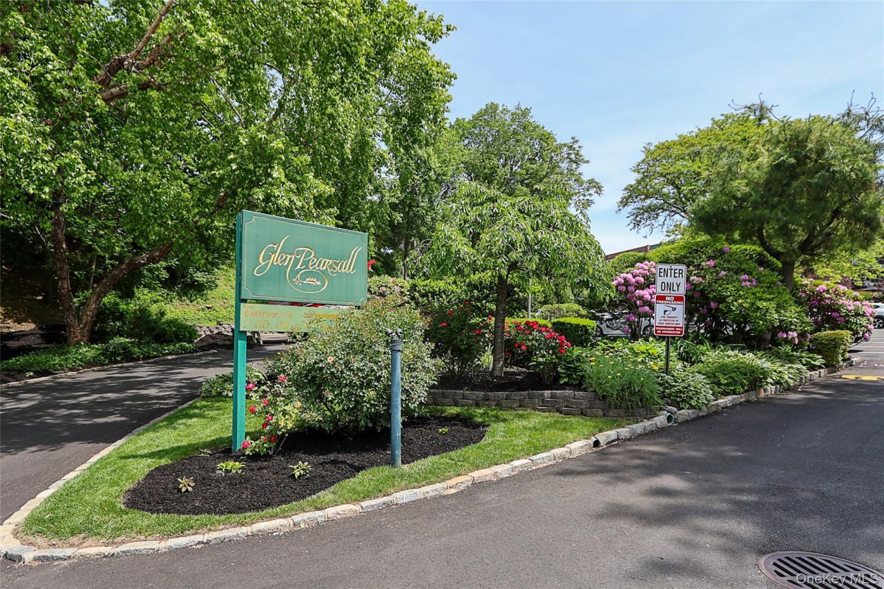 34 Pearsall Avenue, Unit 3G, Glen Cove, NY 11542 Main Photo