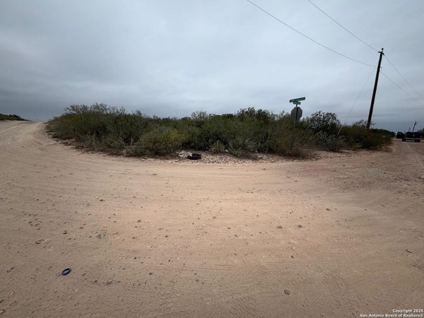 437 RR 7150-B Camino Sierra, Laredo, TX 78041