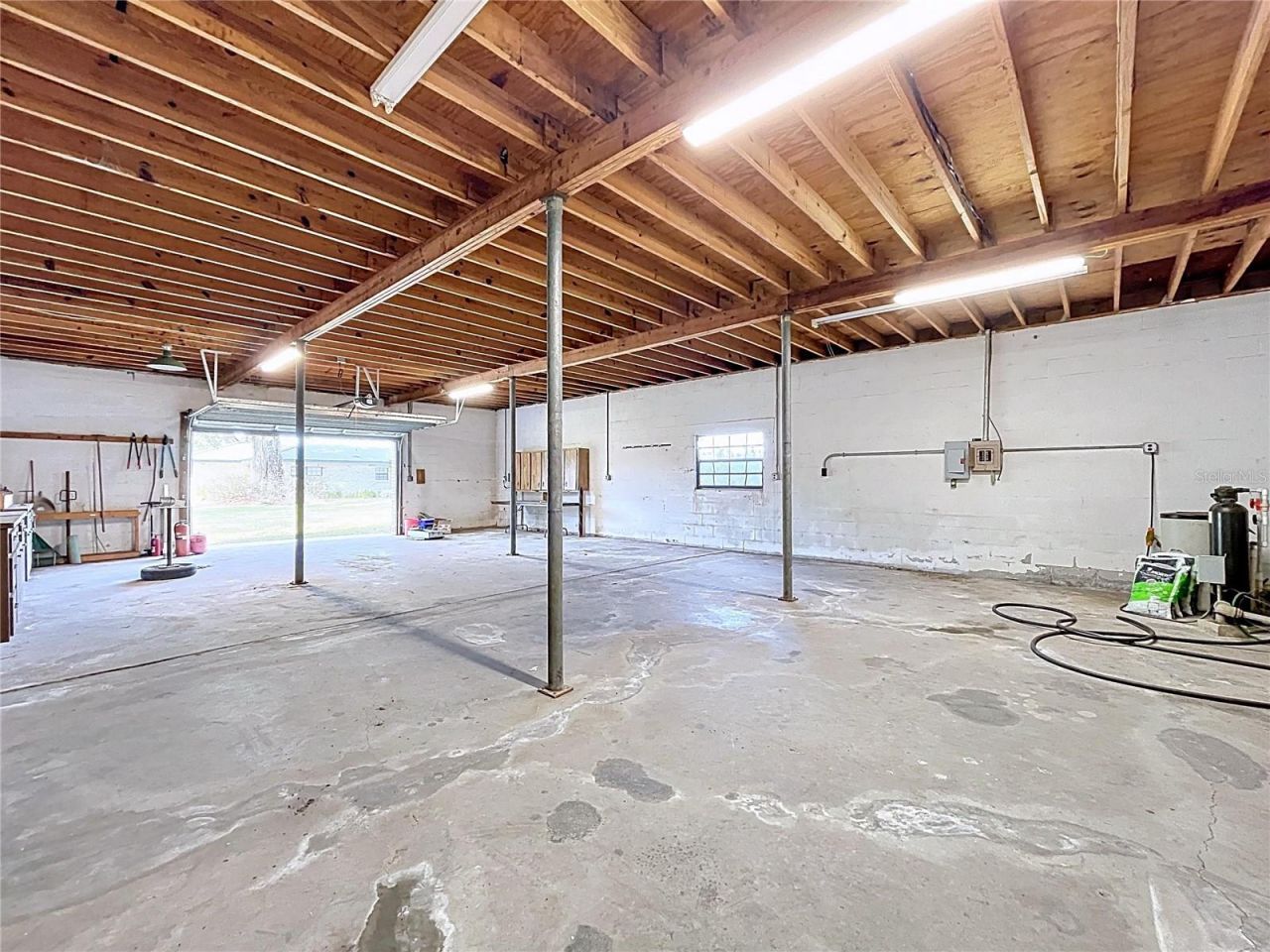 9471 Mcintosh Road, Dover, FL 33527 Photo