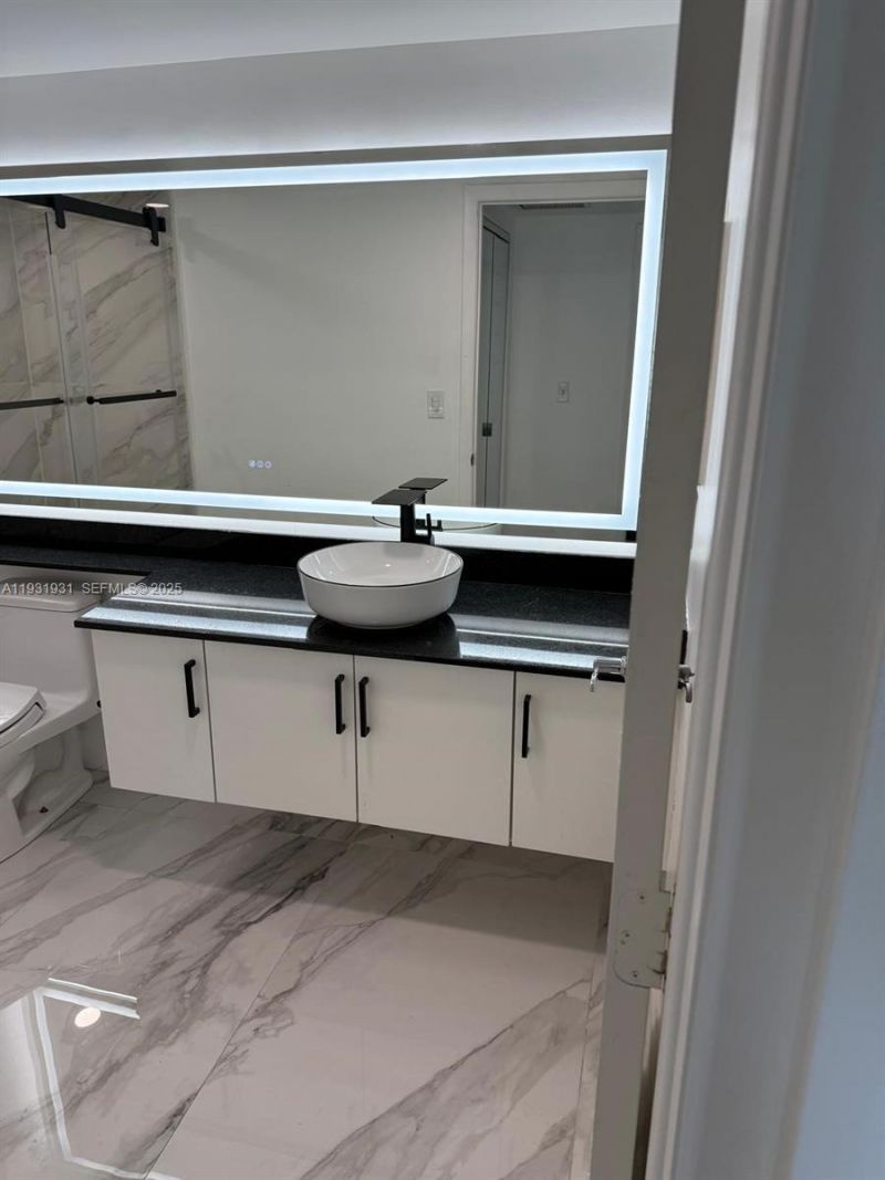 31 SE 5th St, Unit 2907, Miami, FL 33131 Photo