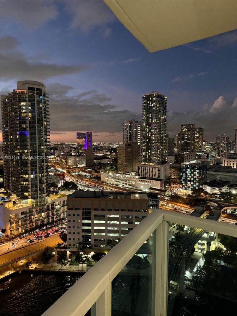 31 SE 5th St, Unit 2907, Miami, FL 33131 Photo