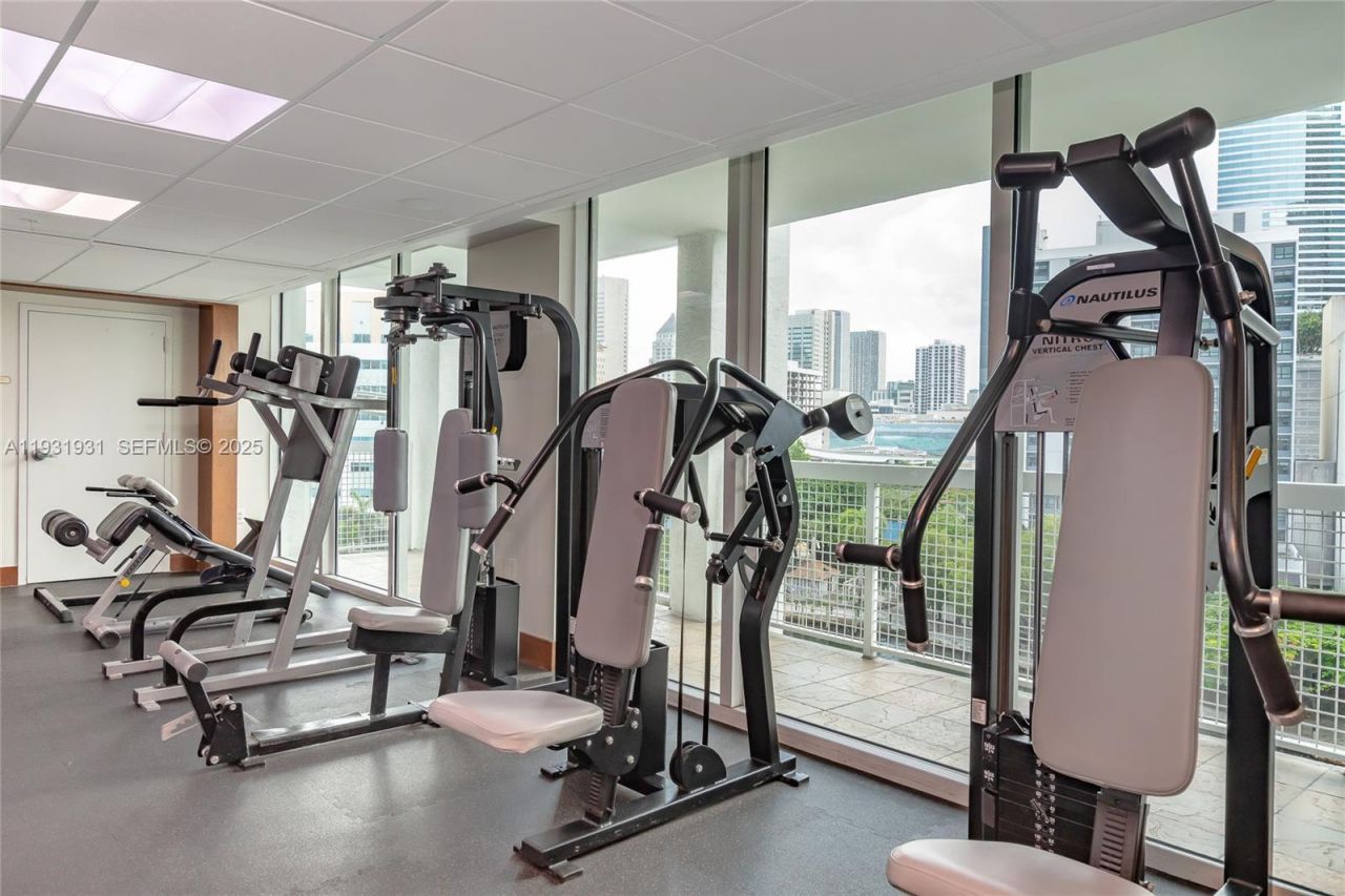 31 SE 5th St, Unit 2907, Miami, FL 33131 Photo