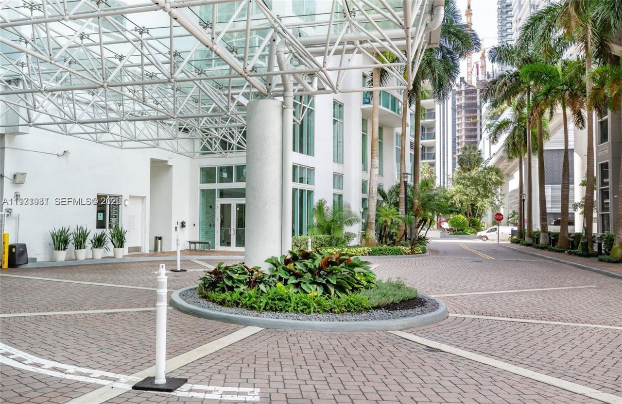 31 SE 5th St, Unit 2907, Miami, FL 33131 Photo