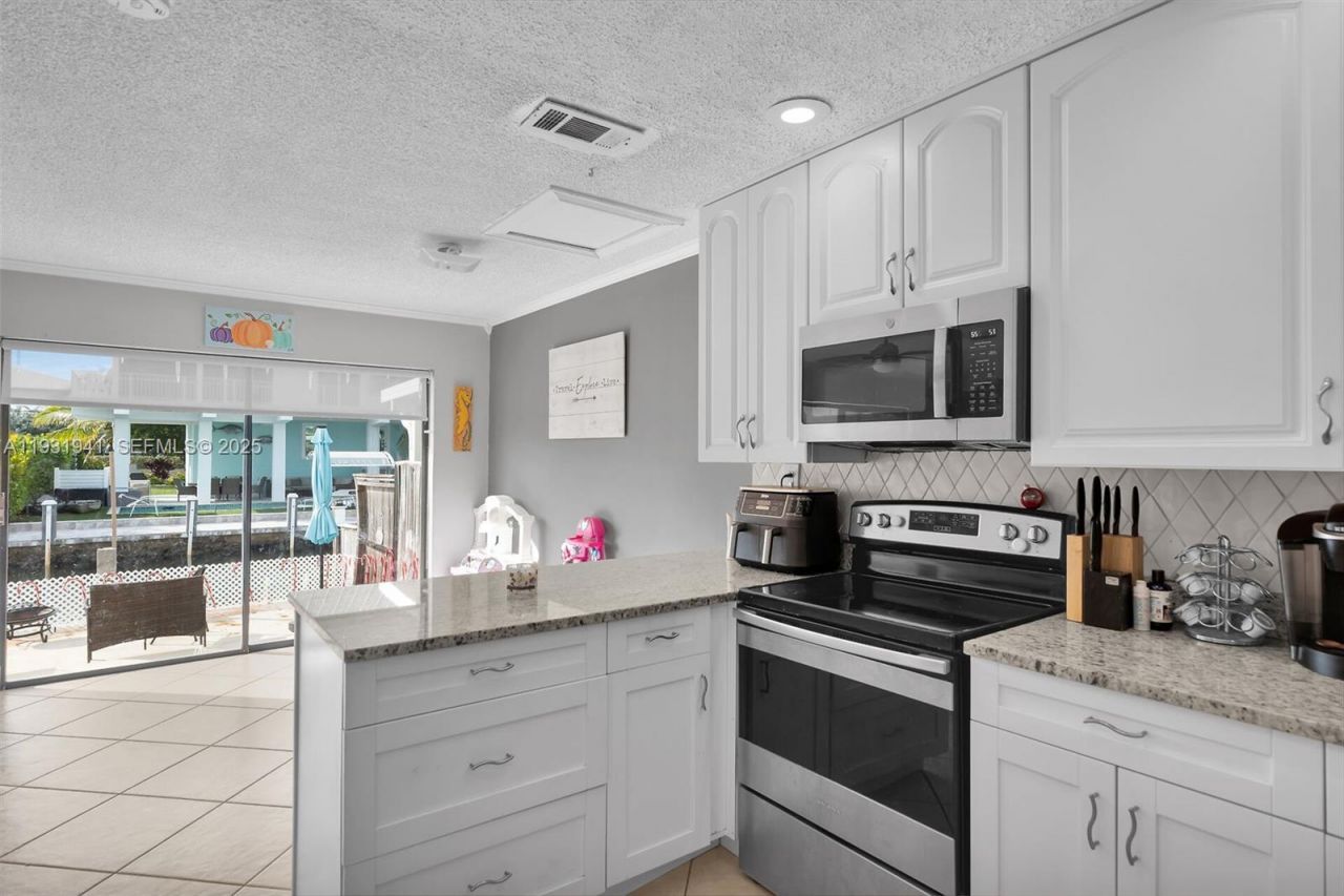 427 89th Street Ocean, Marathon, FL 33050 Photo