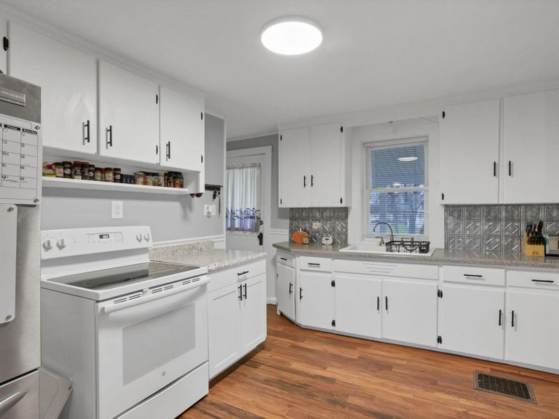 3585 East Pike, Zanesville, OH 43701 Photo 22