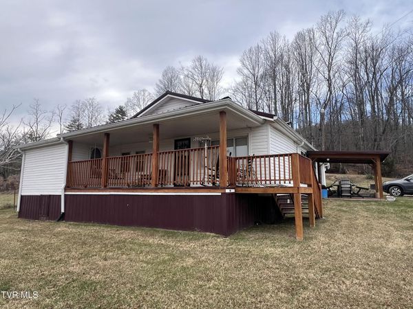 293 Sub Hollow Dr., Rose Hill, VA 24281